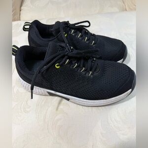 Orthofeet Women’s 8.5 Black Athletic‎ Walking Shoes